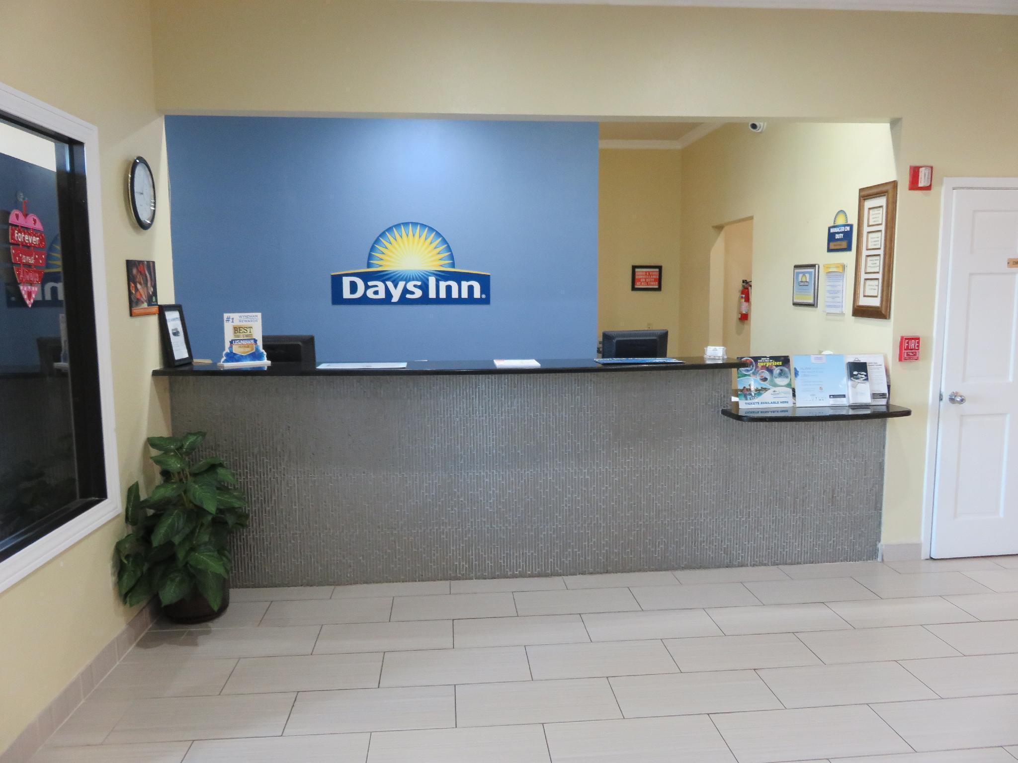 Days By Wyndham Near Seaworld Hotel 2*