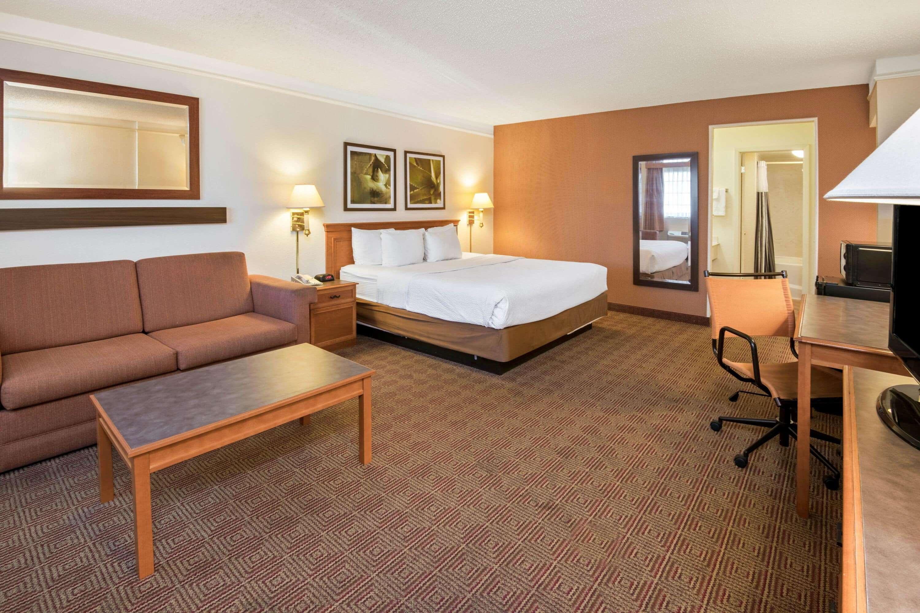 Hotel La Quinta By Wyndham Market Square 3*