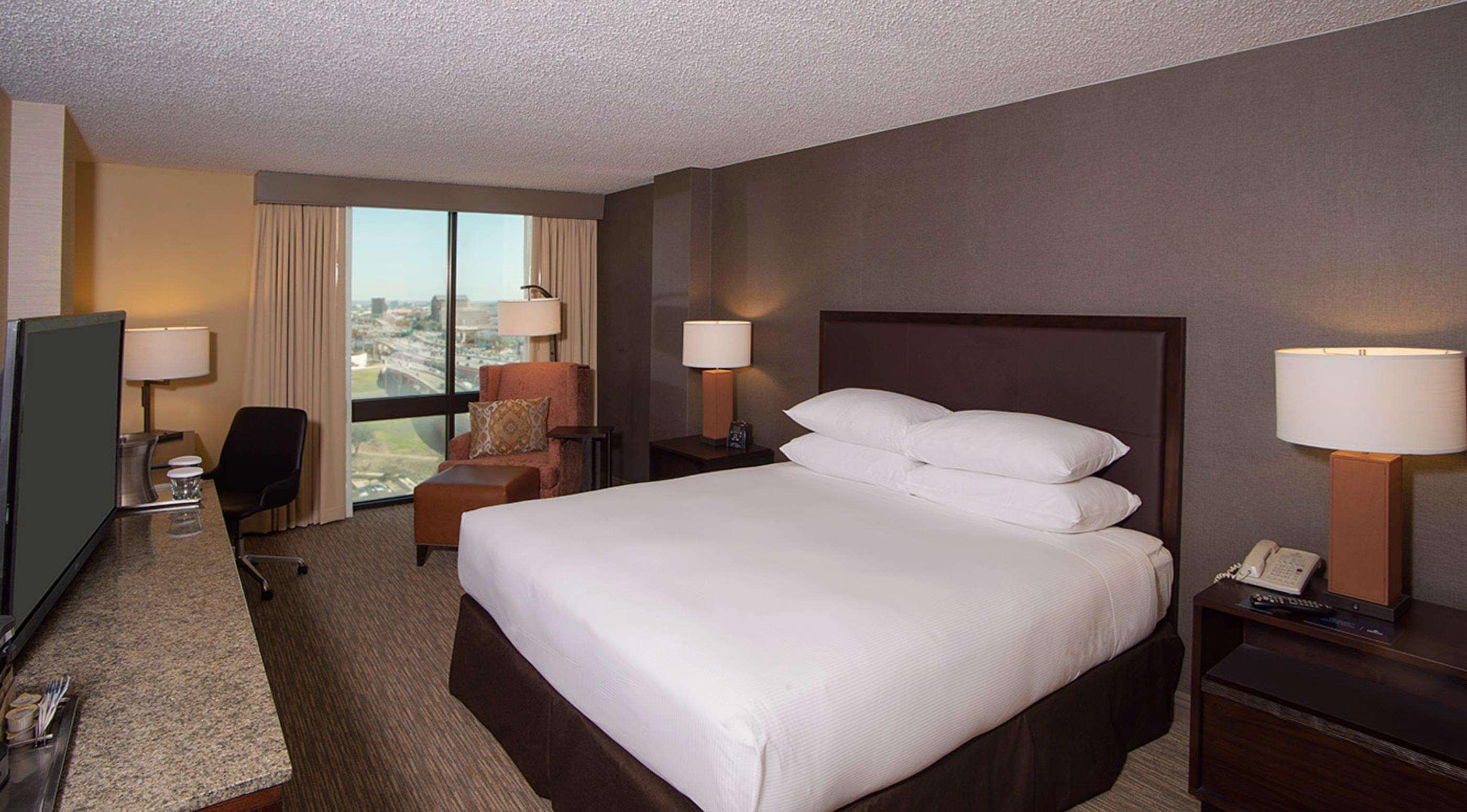 Doubletree By Hilton Airport Hotel