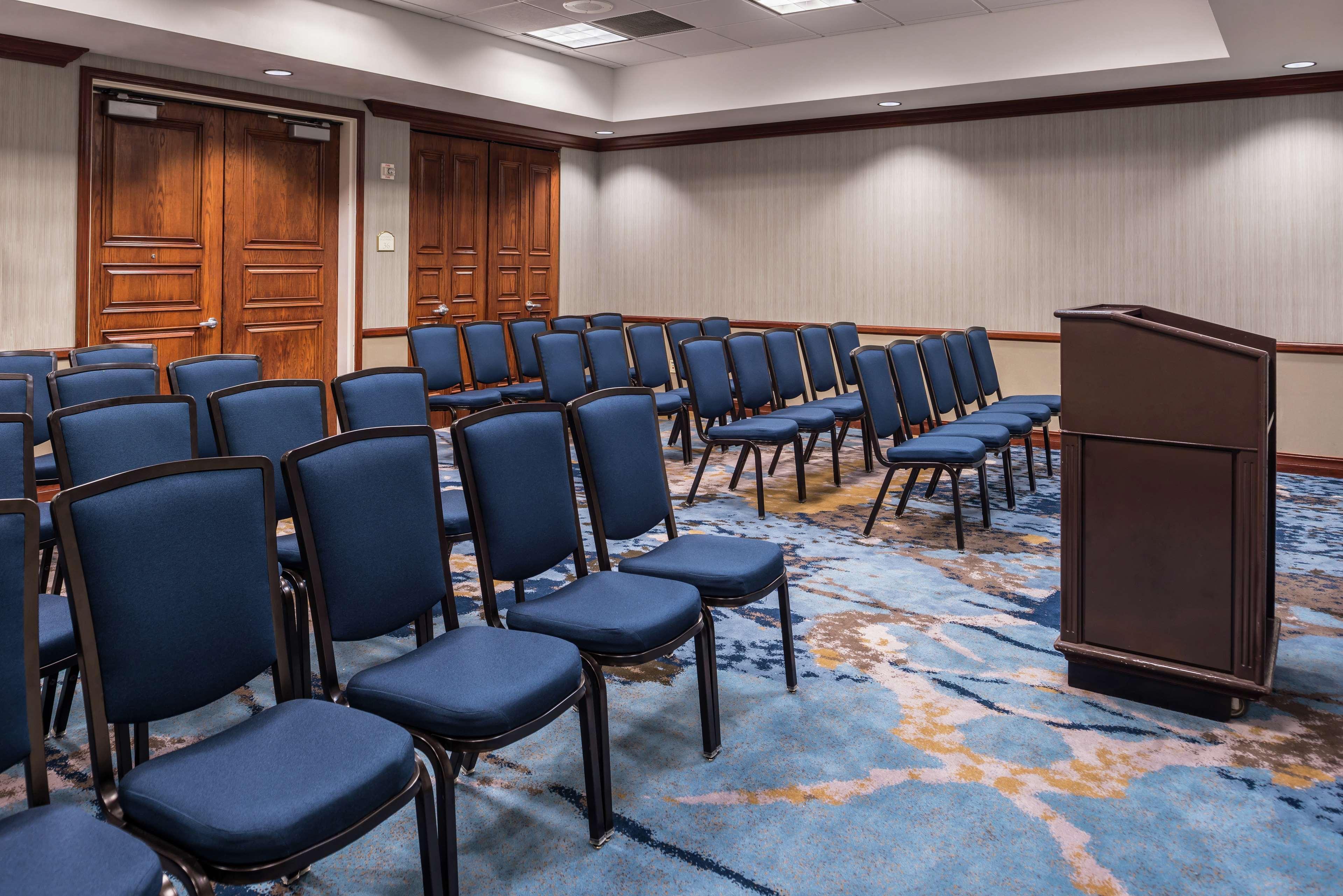 Hilton Hill Country Hotel 4*