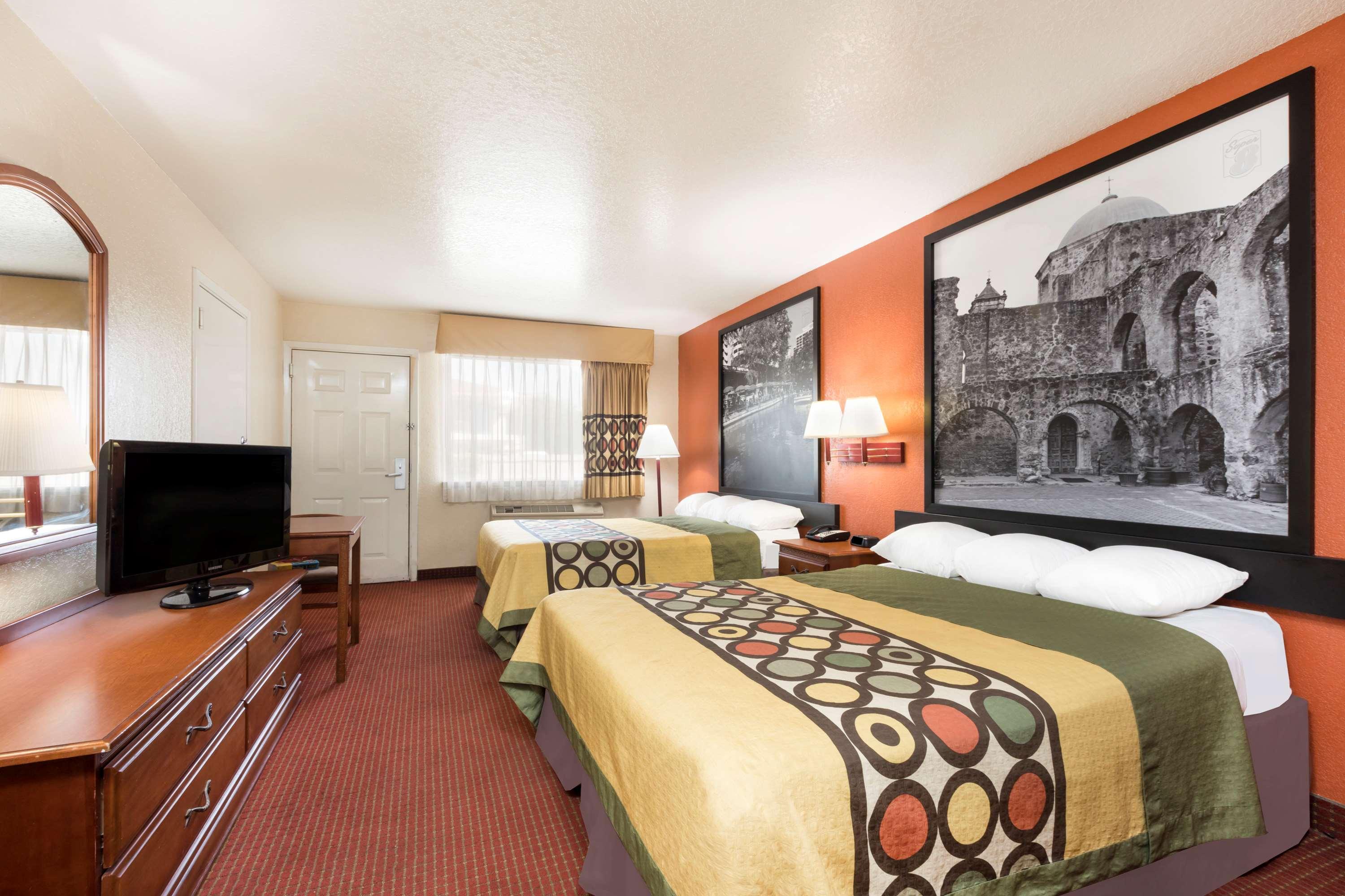 Super 8 By Wyndham At I-10 Motel