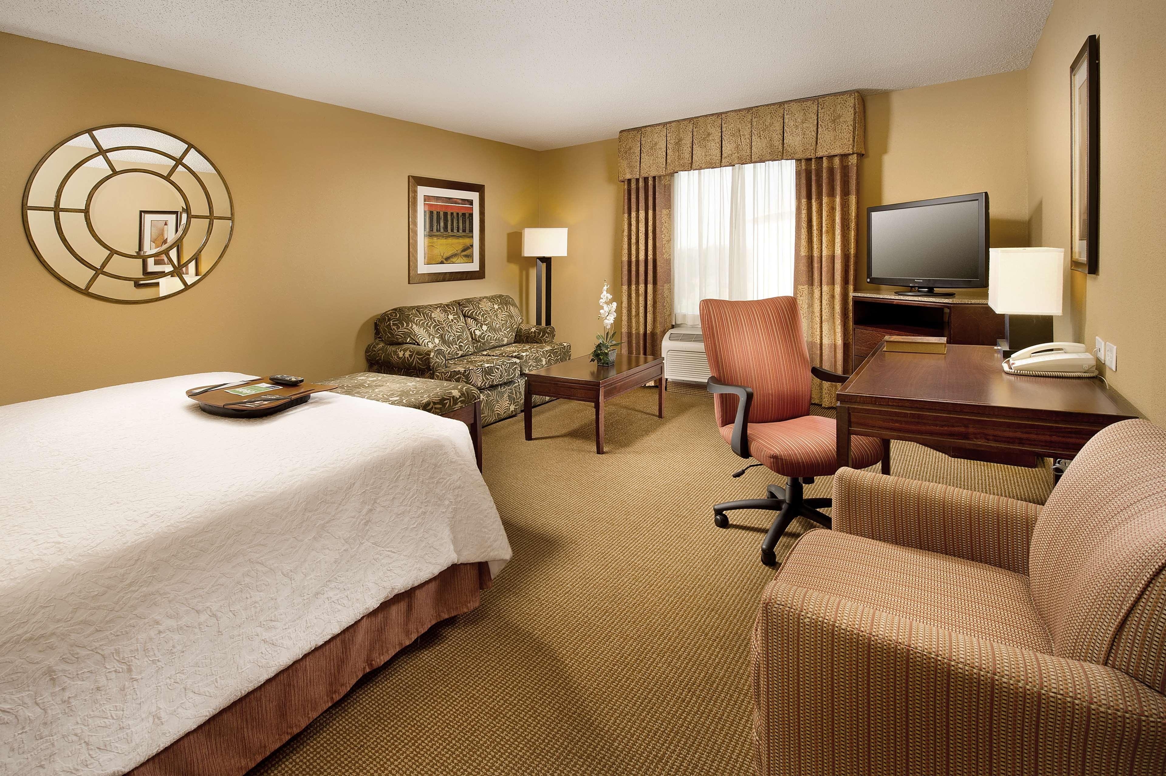 Hotel Hampton And Airport