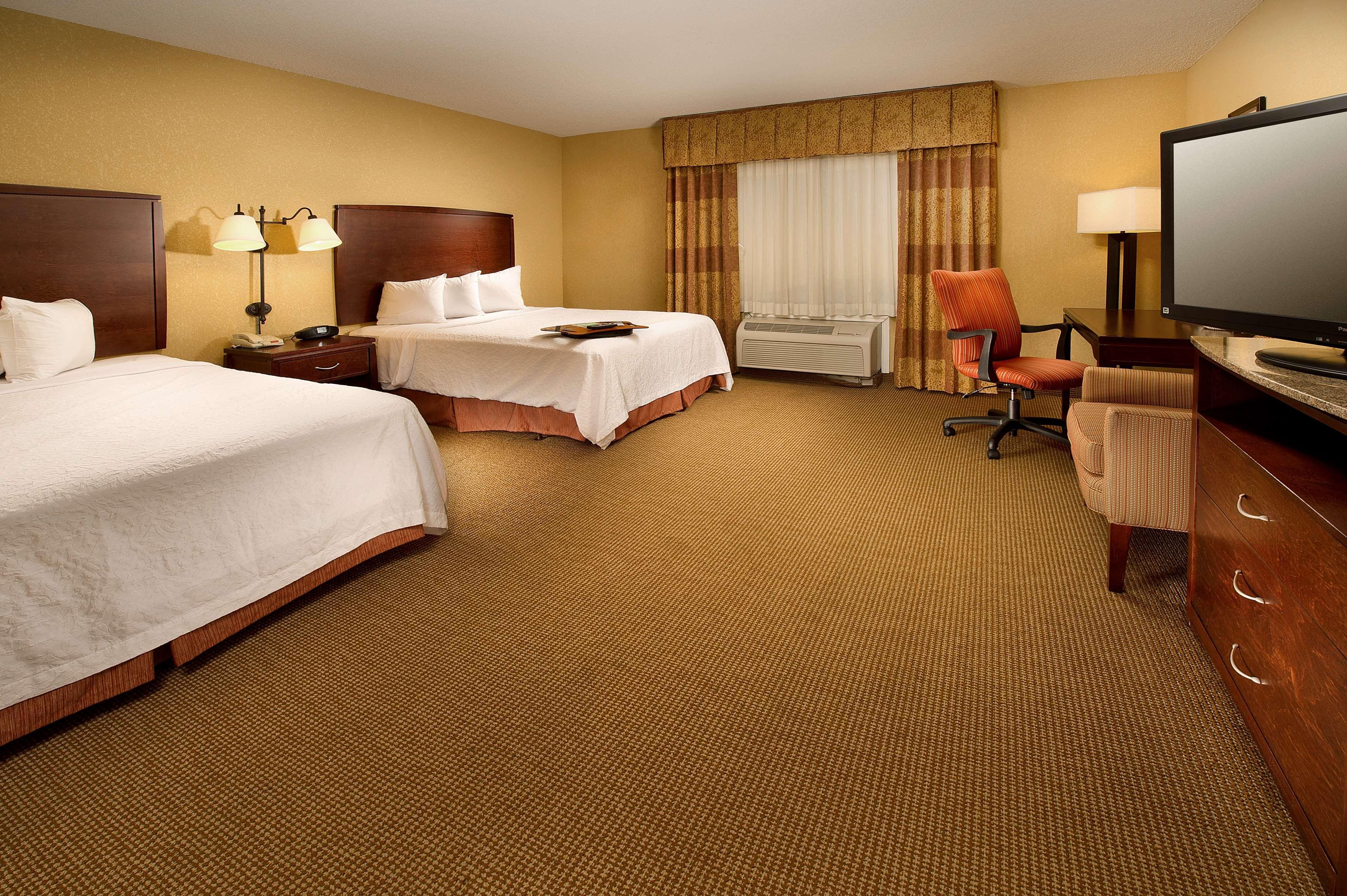 Hotel Hampton And Airport 3*