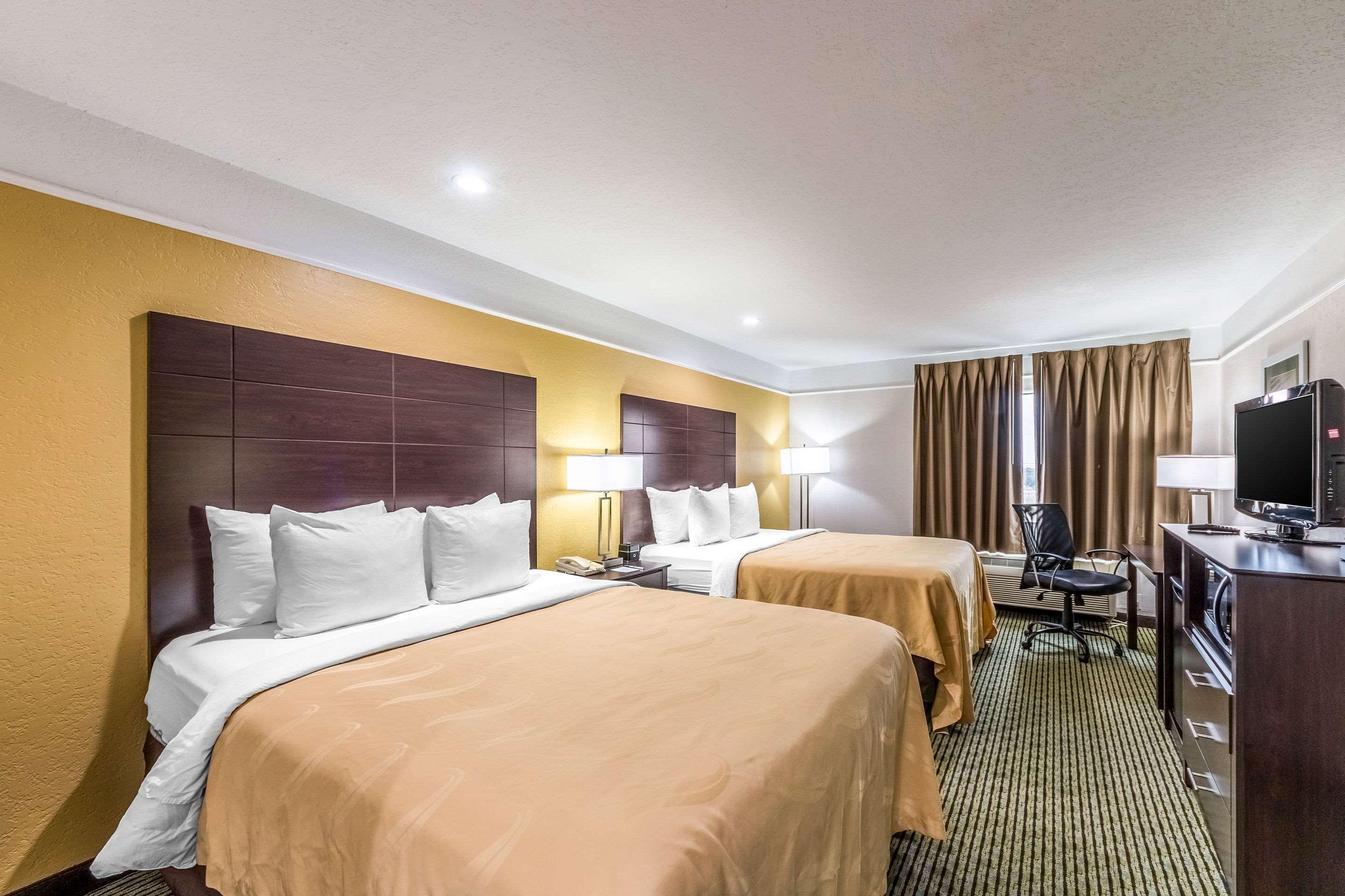 Quality & Seaworld North Hotel 3*