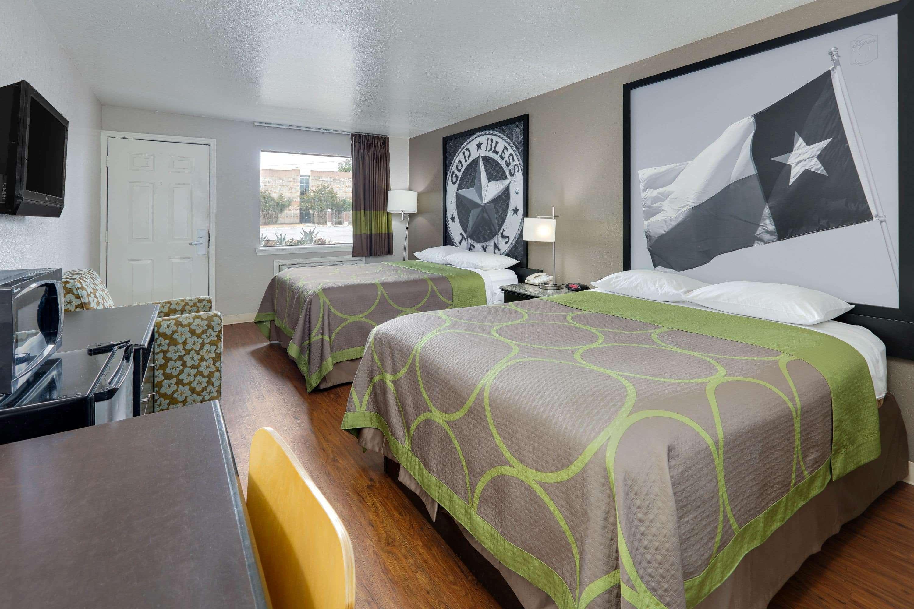 Super 8 By Wyndham Pearl District Downtown San Antonio