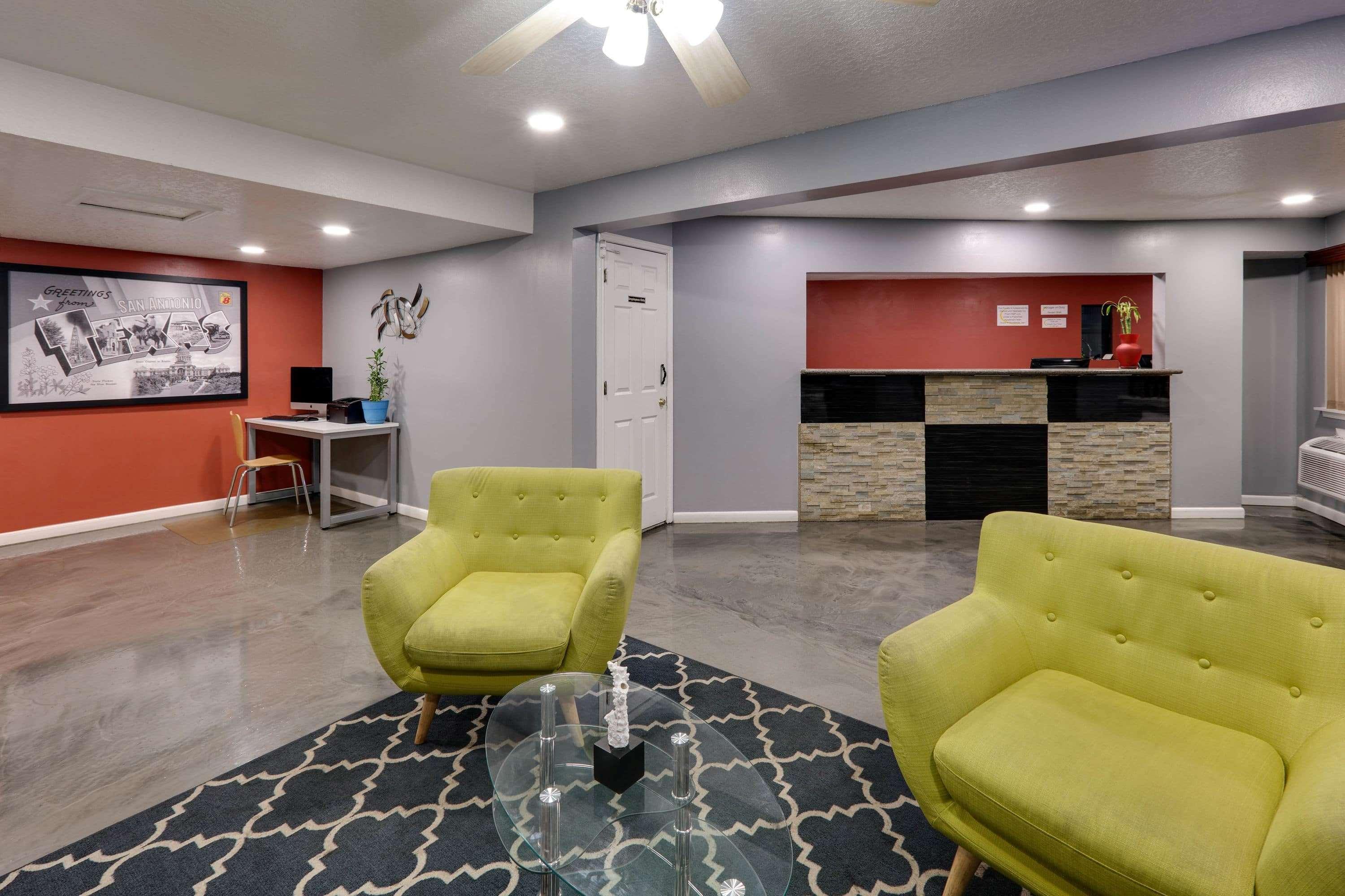 Super 8 By Wyndham Pearl District Downtown