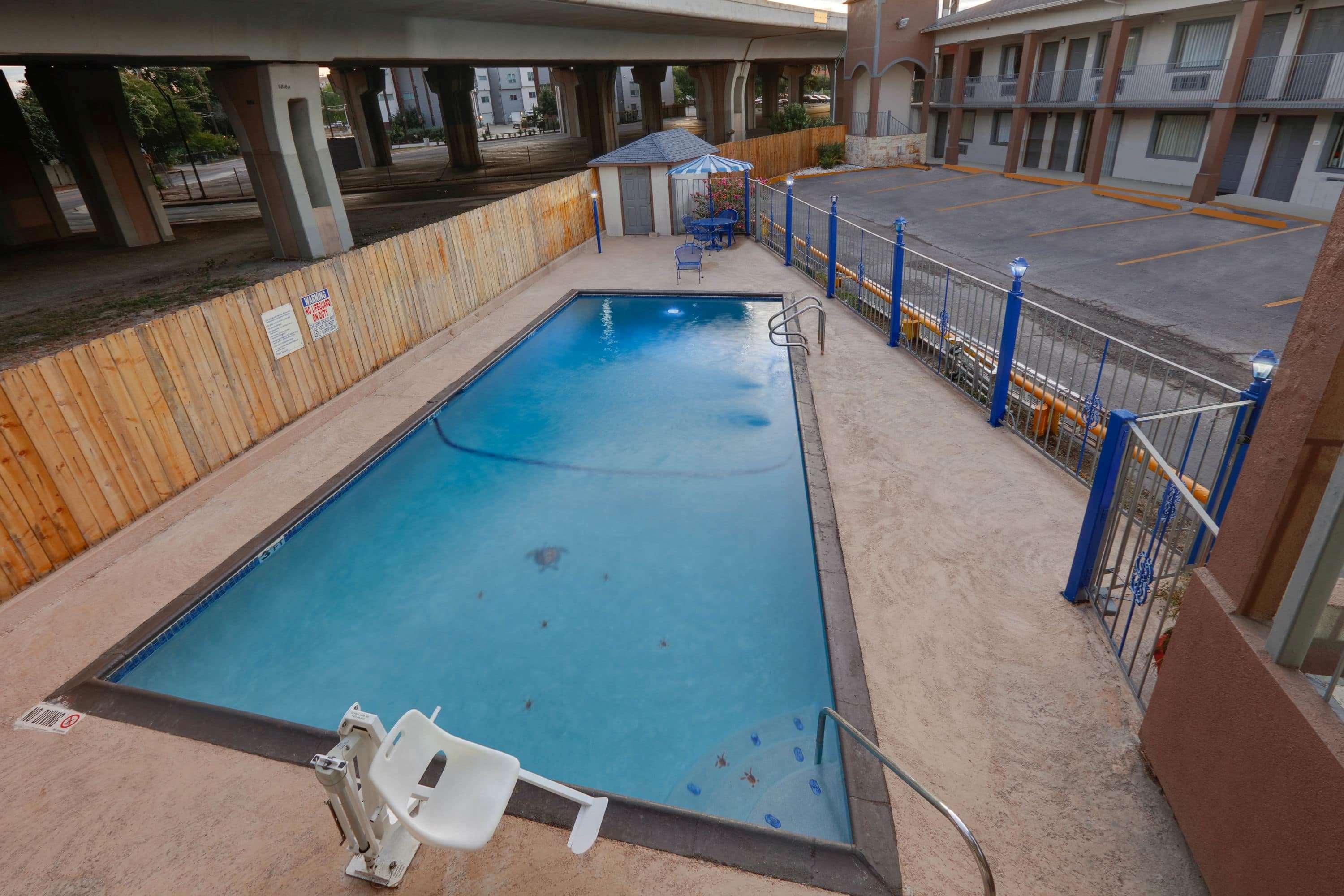 Super 8 By Wyndham Pearl District Downtown Motel