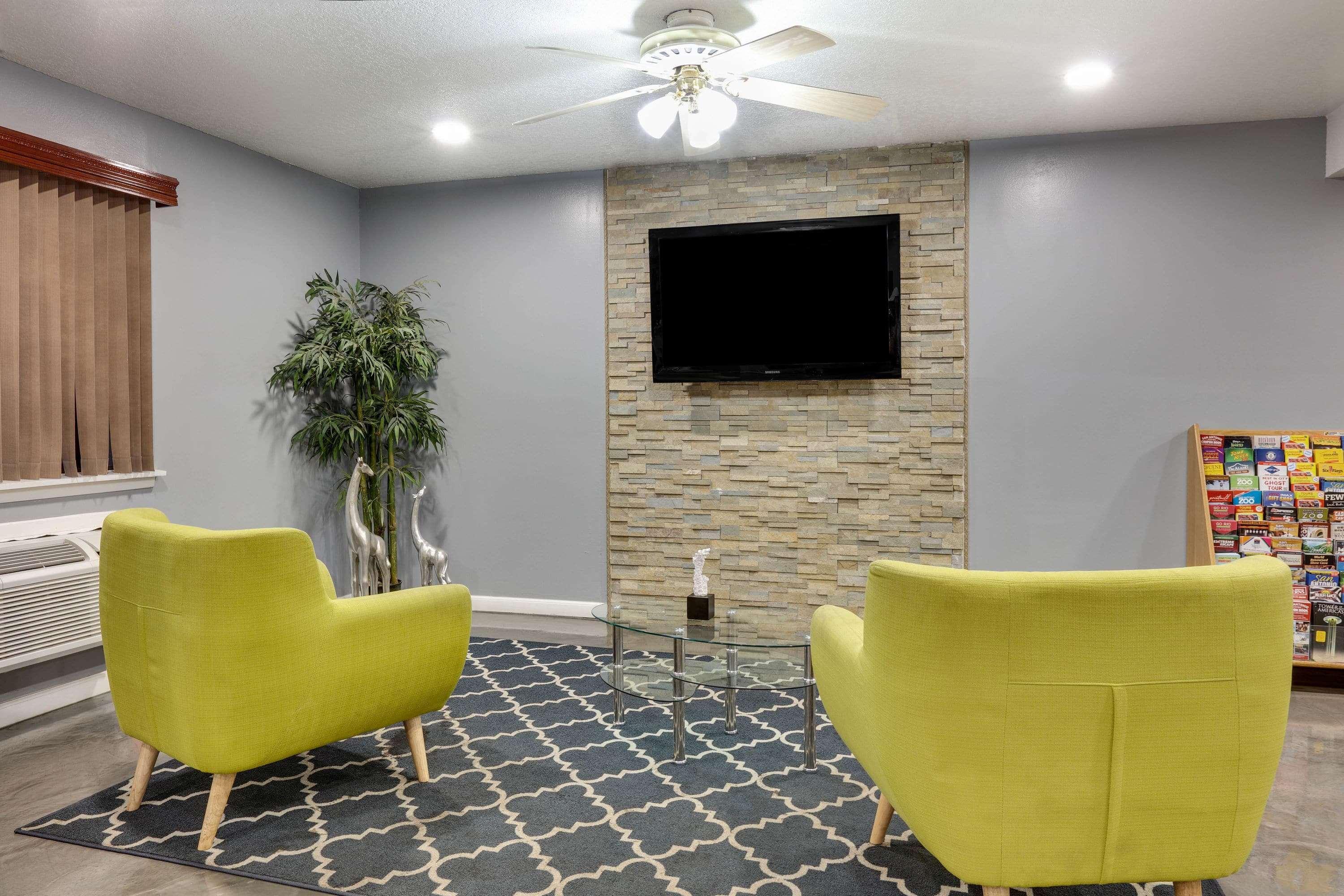 Motel Super 8 By Wyndham Pearl District Downtown