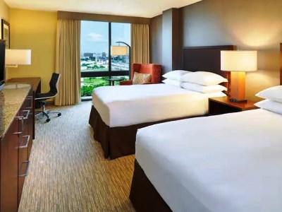 Doubletree By Hilton Airport Hotel