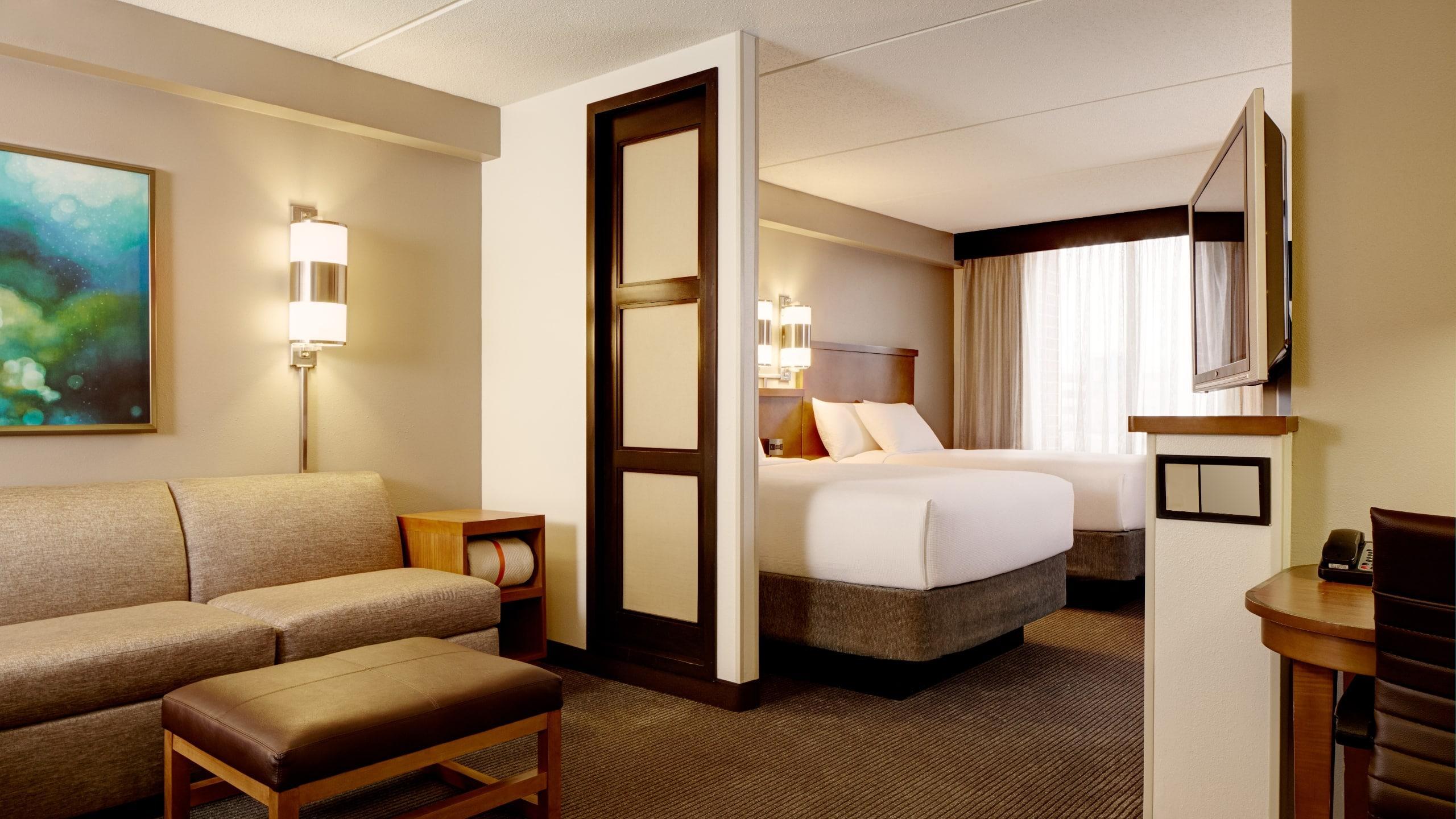 Hyatt Place Riverwalk 3*