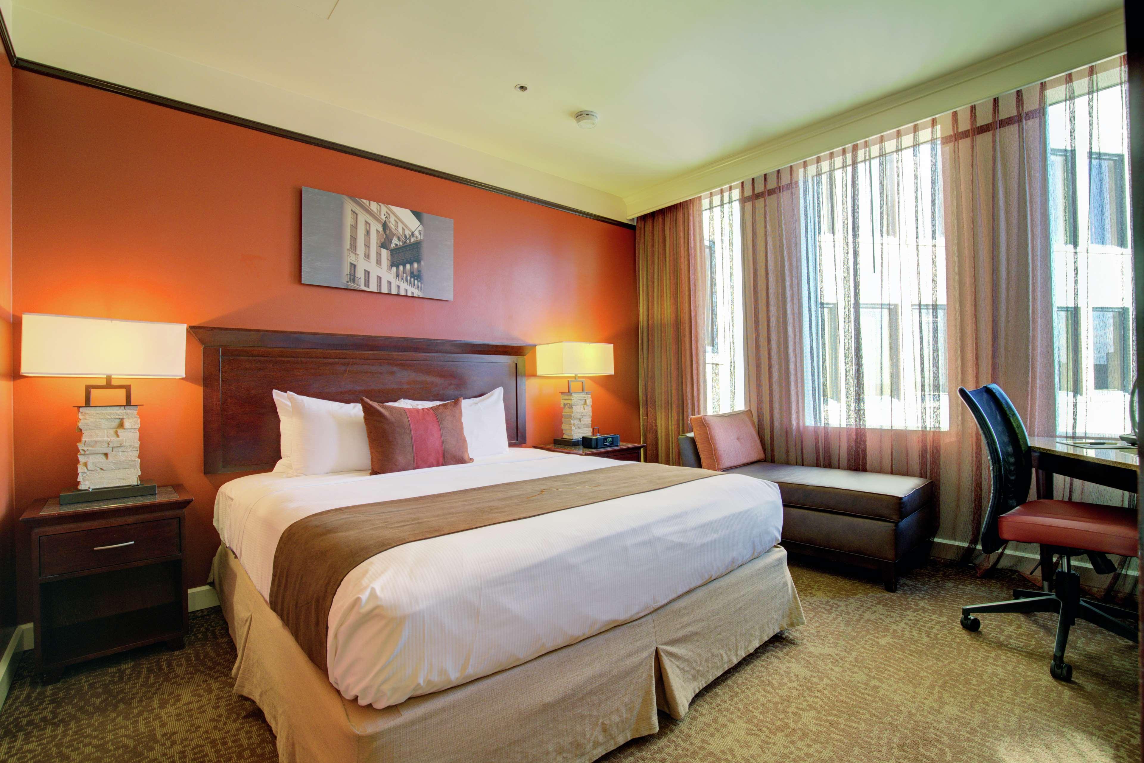 The Emily Morgan - A Doubletree By Hilton Hotel