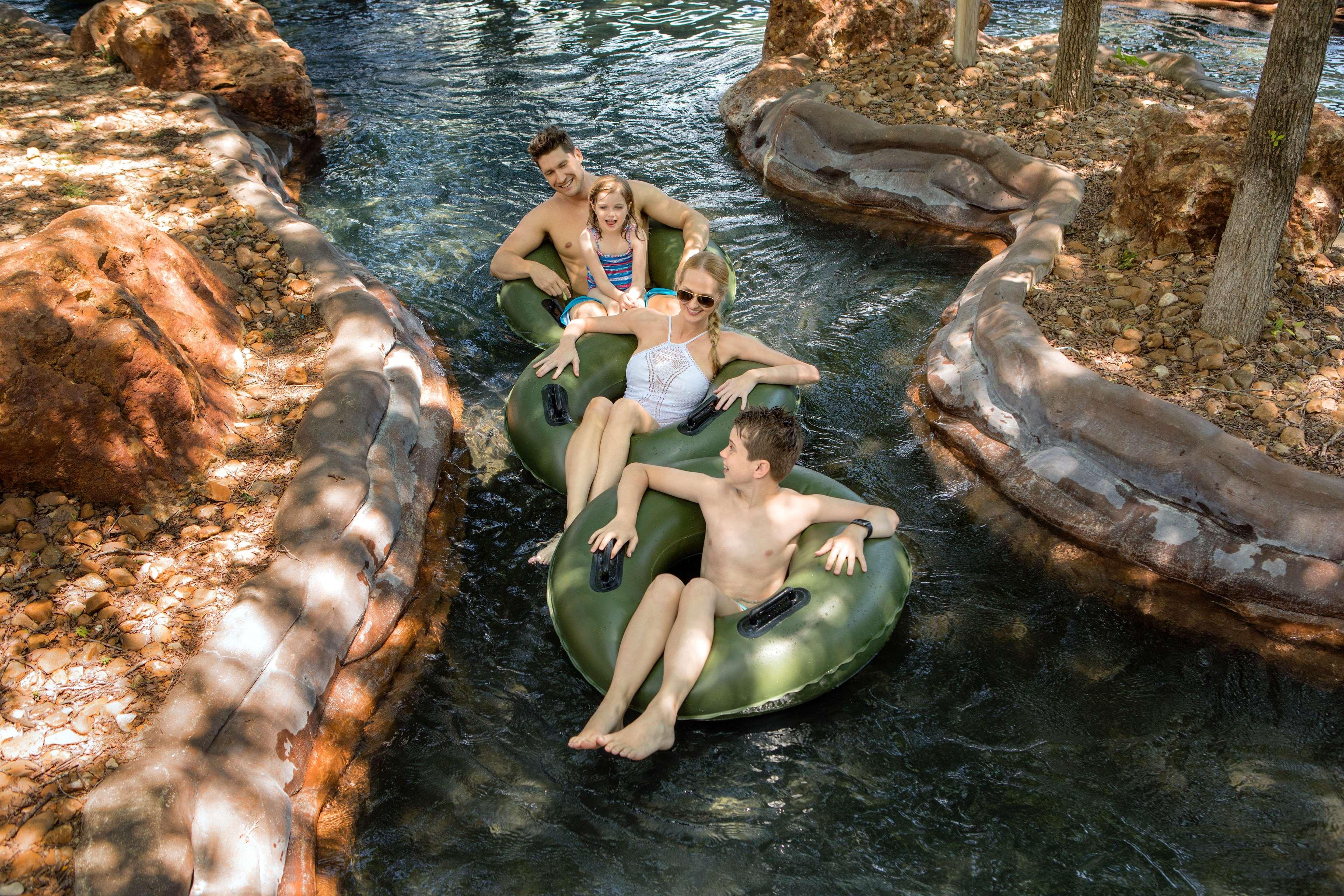 Hyatt Regency Hill Country & Hotel 4*