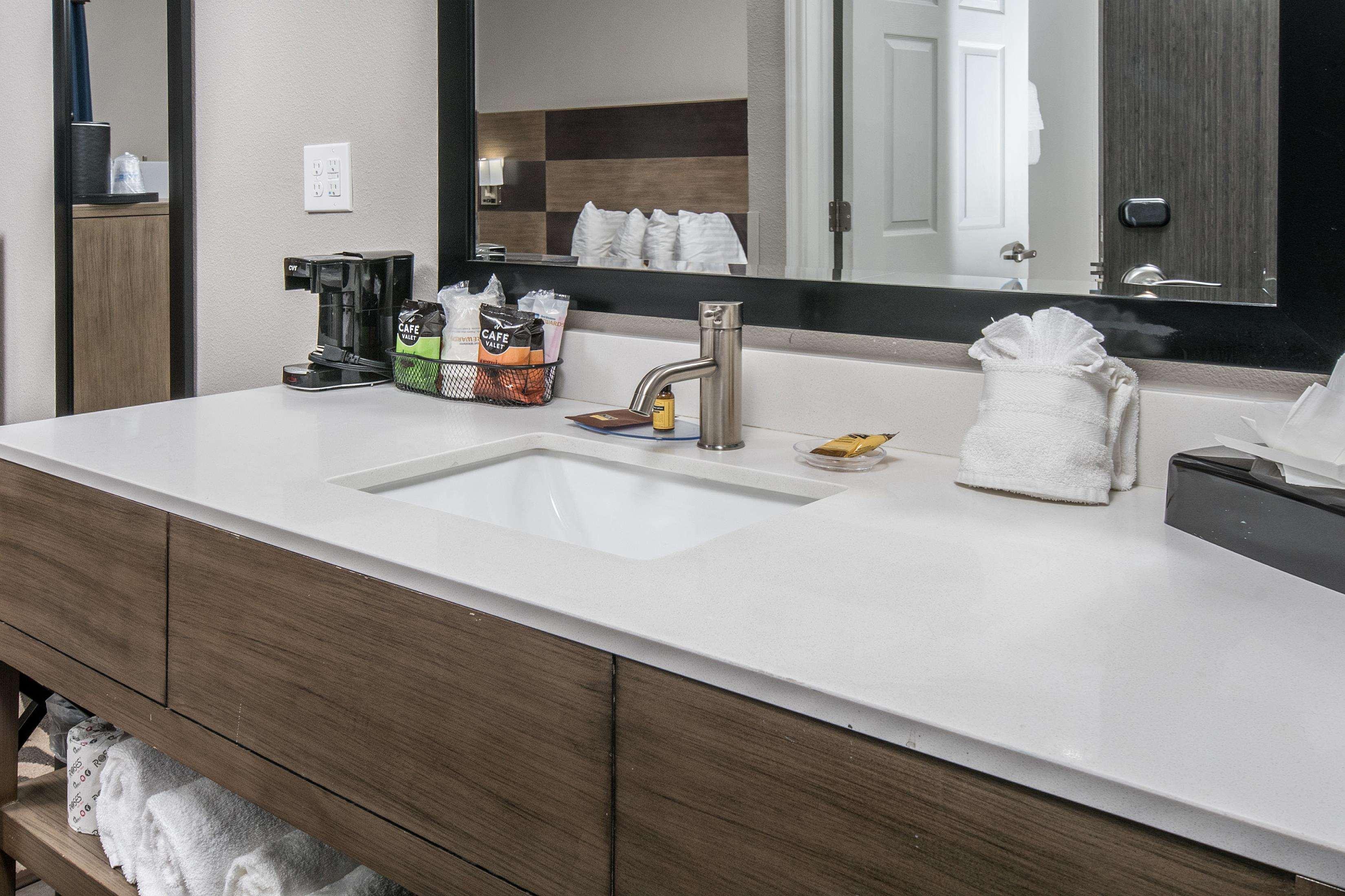 Best Western Plus Downtown North San Antonio