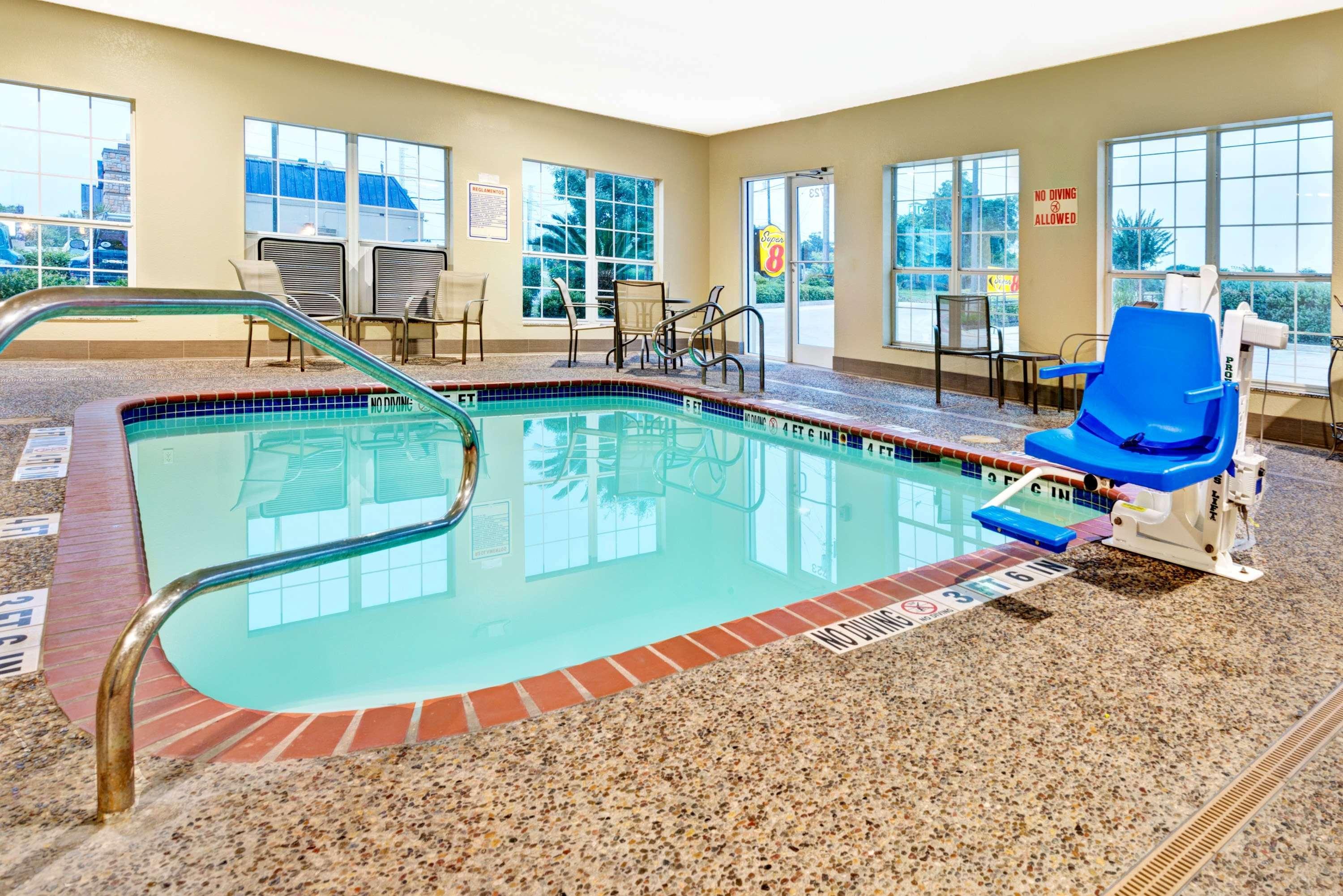 Hotel Super 8 By Wyndham San Antonio/alamodome Area San Antonio