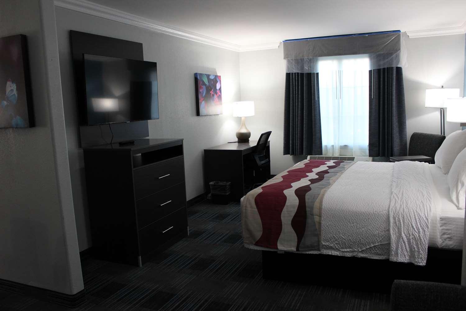 Western Medical Center North & Near Six Flags Hotel