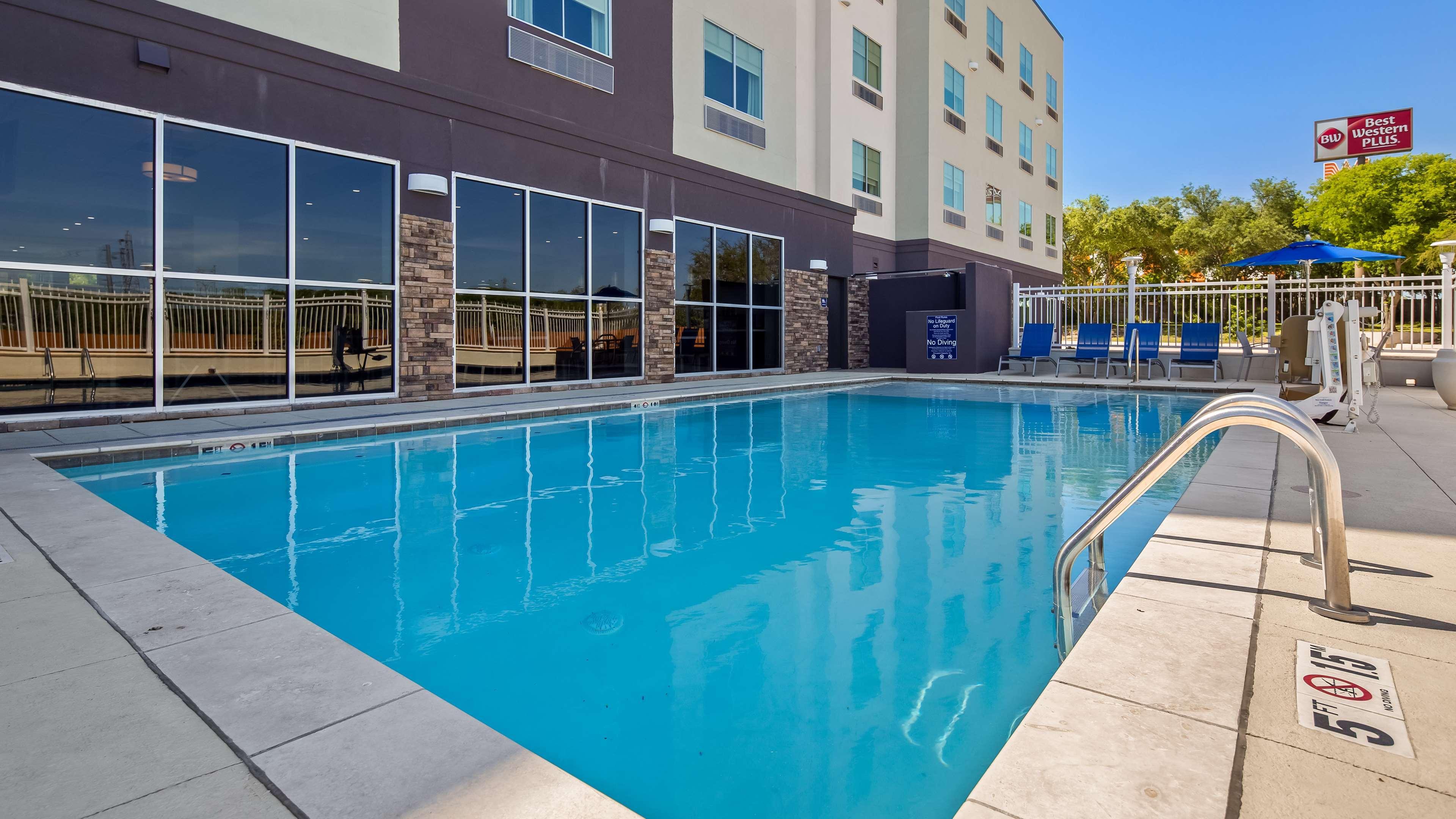 Western Roland & 3* San Antonio