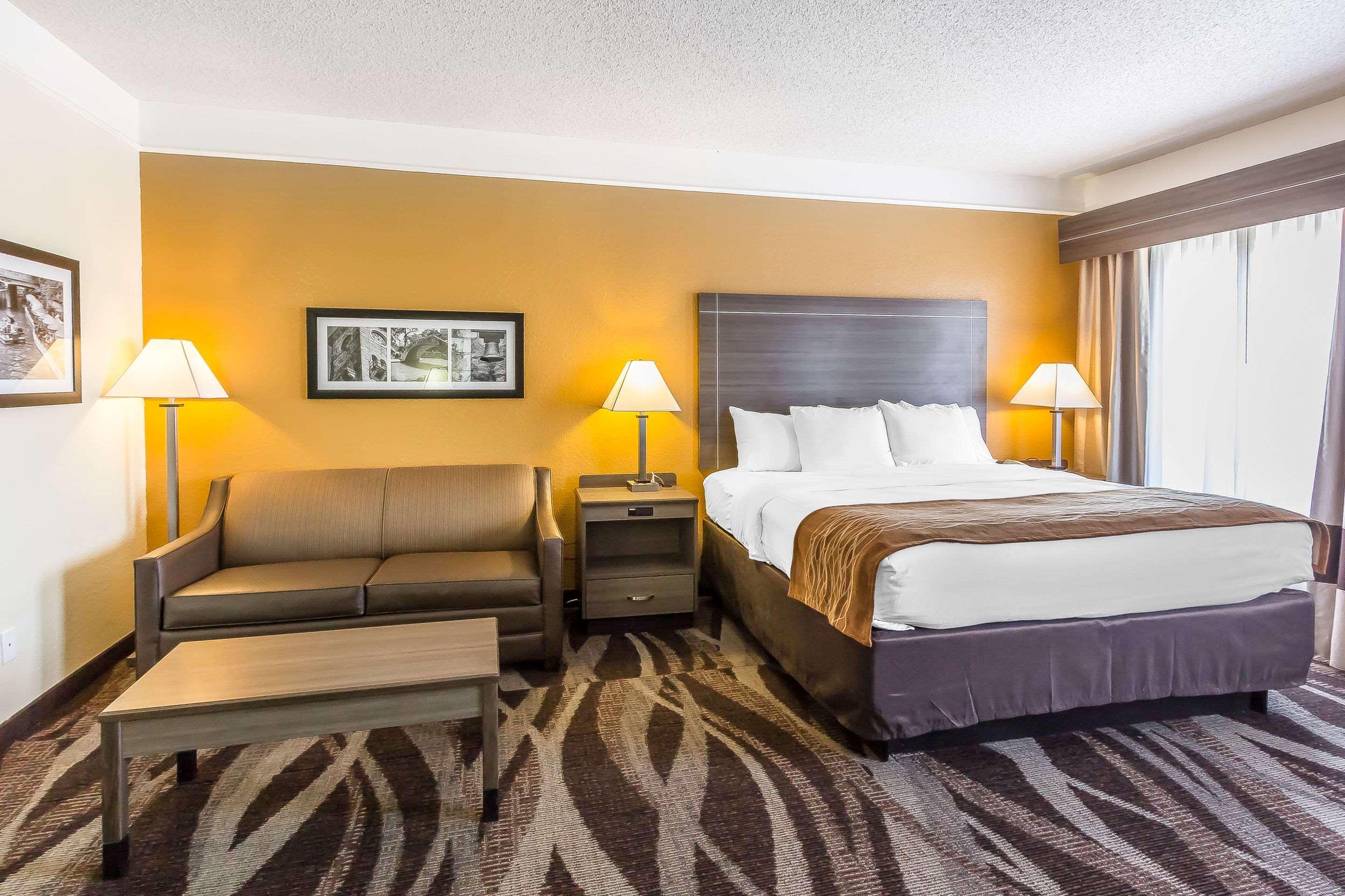 Comfort Near Frost Bank Center Inn