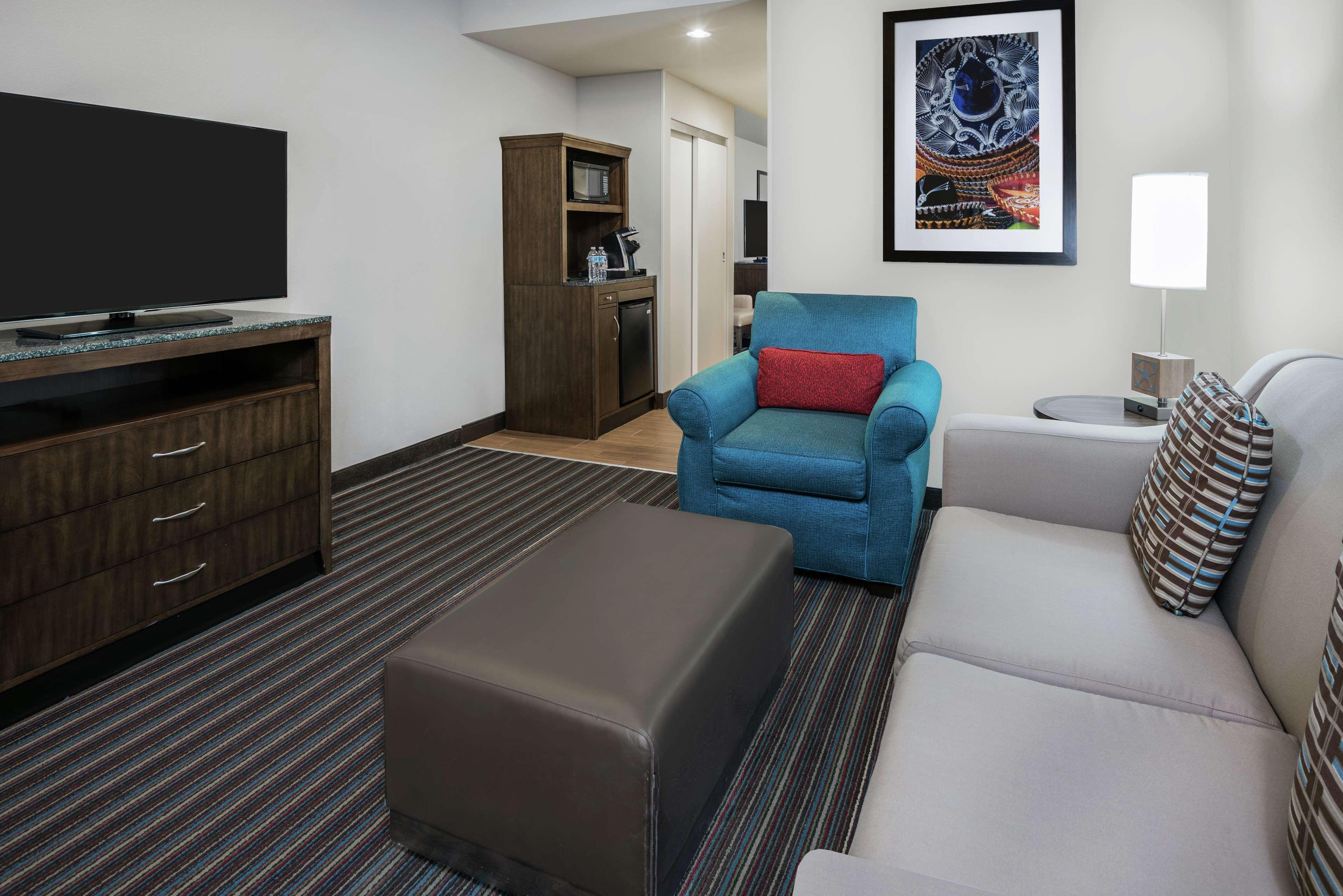Hilton Garden San Antonio/rim Pass Drive Hotel