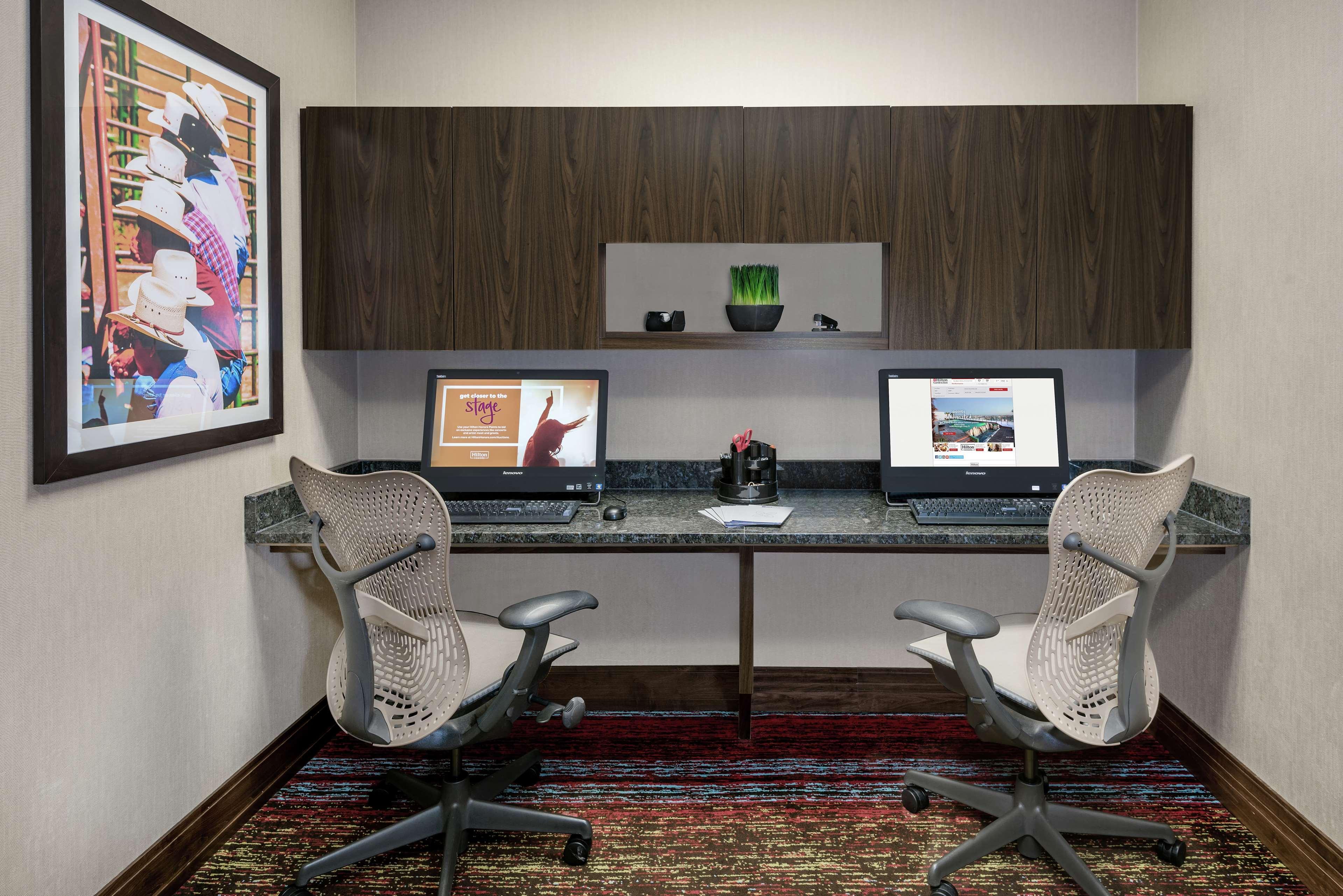 Hilton Garden San Antonio/rim Pass Drive Hotel