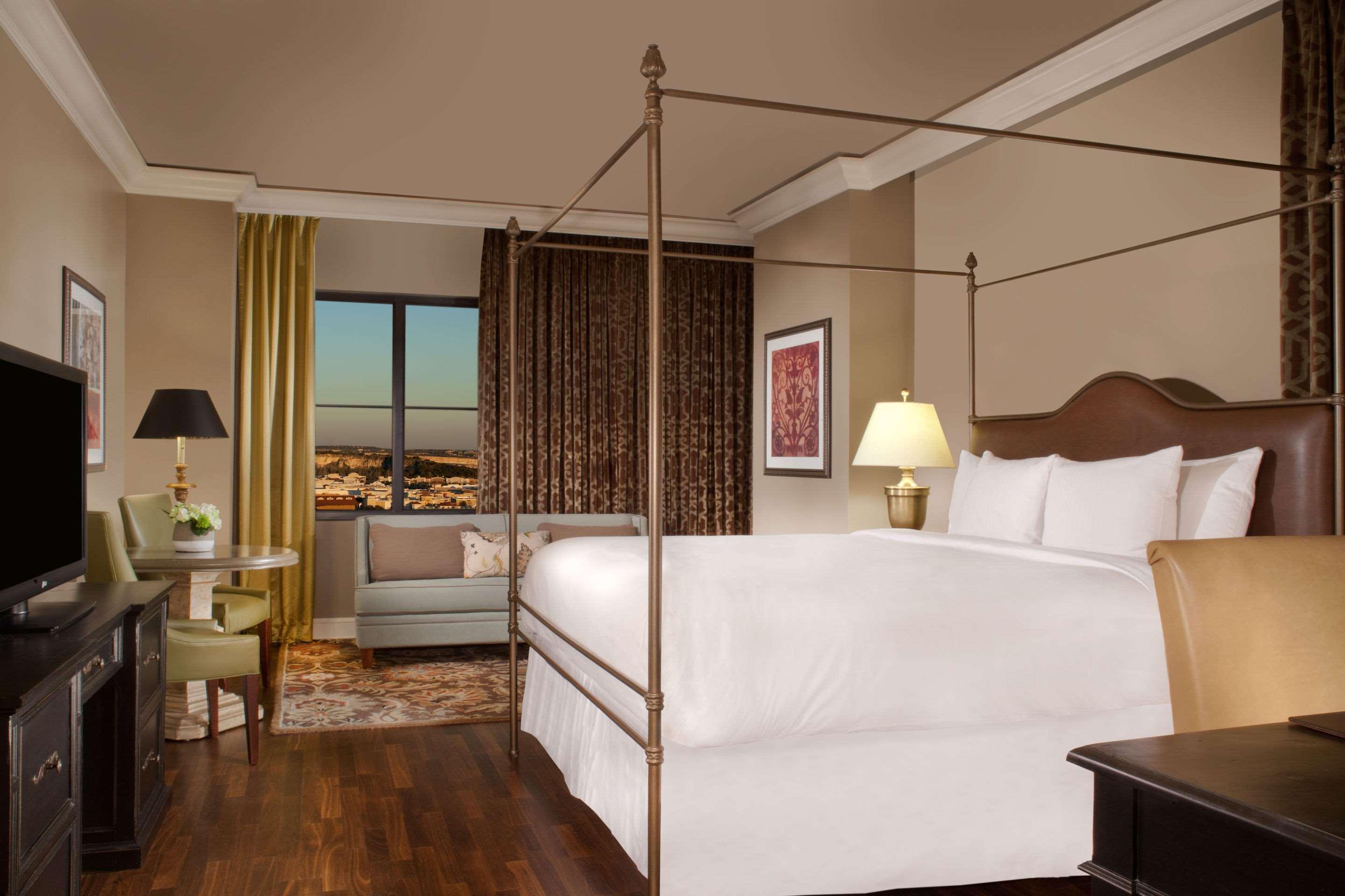 Bluegreen Vacations Eilan And Spa, Ascend Collection Hotel San Antonio
