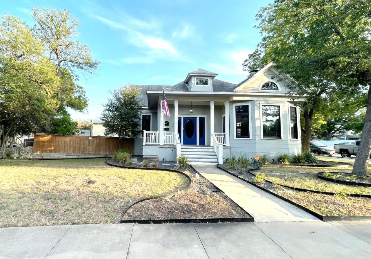 Holiday home Gem, Spacious With Pool In Desirable Monte Vista San Antonio