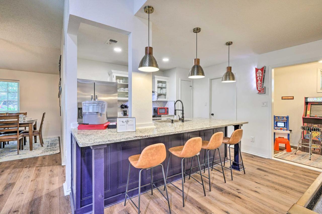 Family With Game And Fire Pit! Holiday home San Antonio