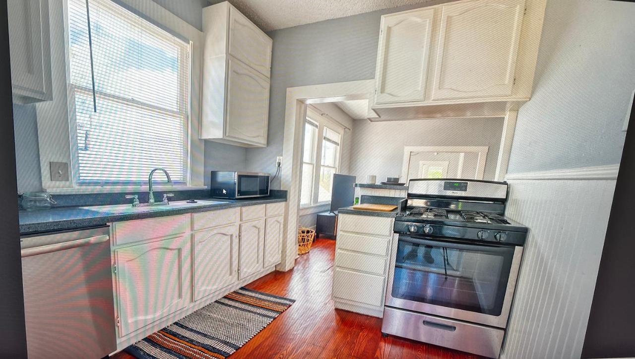 Luxury 1bd 1ba Close To Downtown