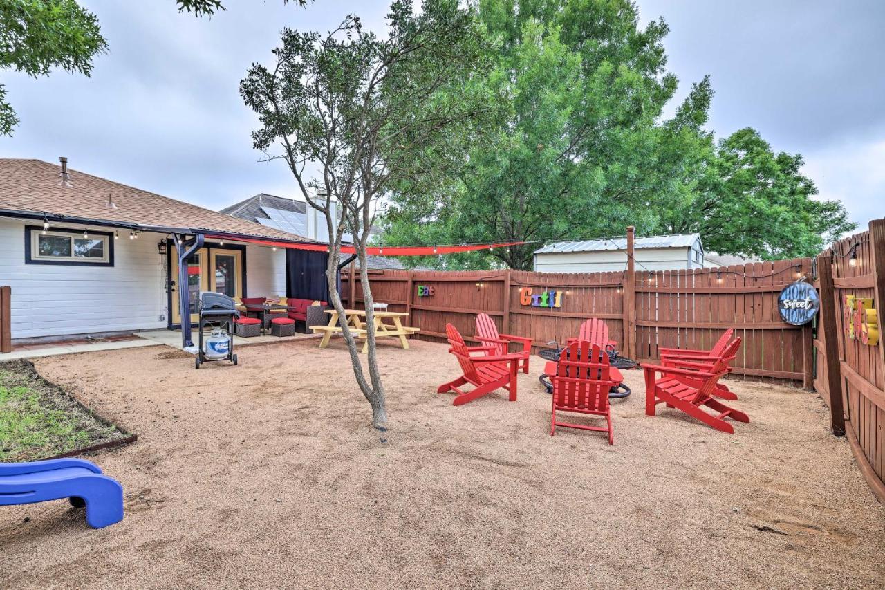 Family With Game And Fire Pit! San Antonio