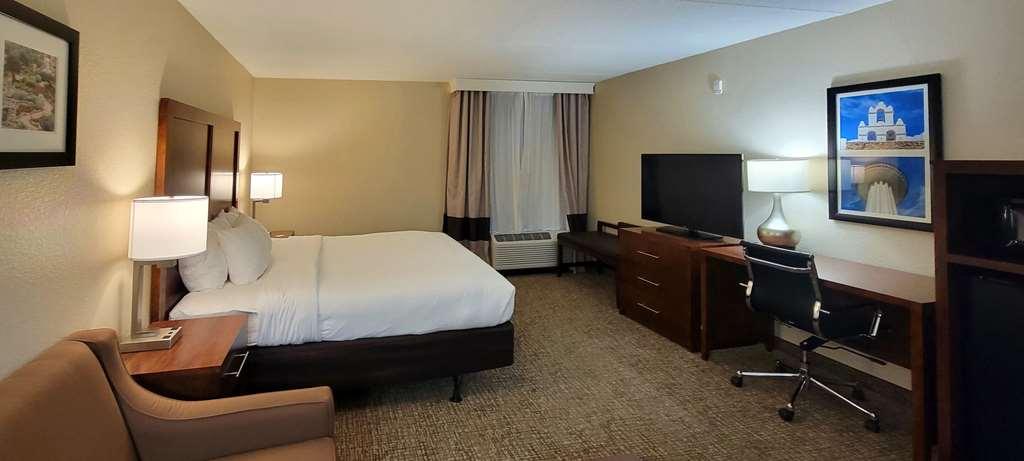 Spark By Hilton Airport Hotel San Antonio