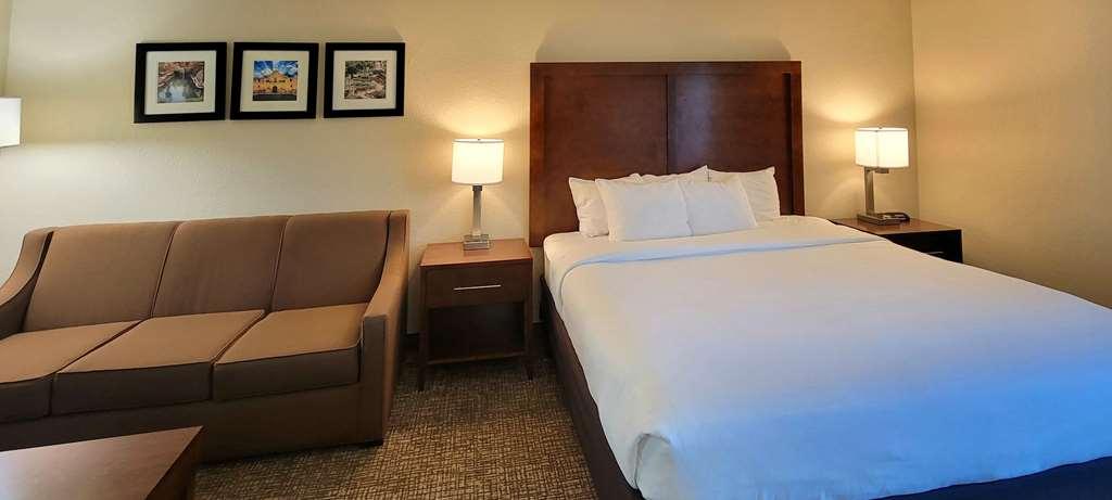 Spark By Hilton Airport Hotel