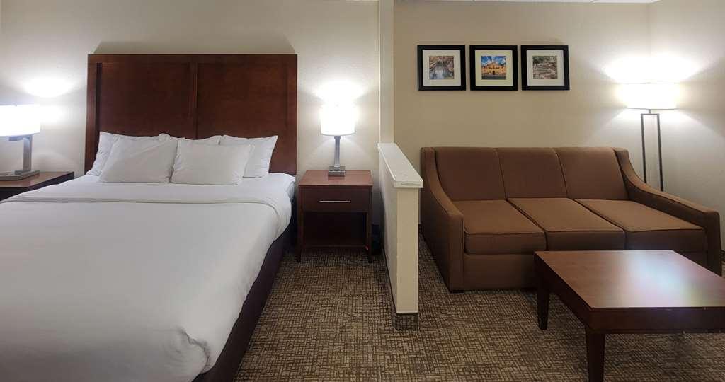 Hotel Spark By Hilton Airport