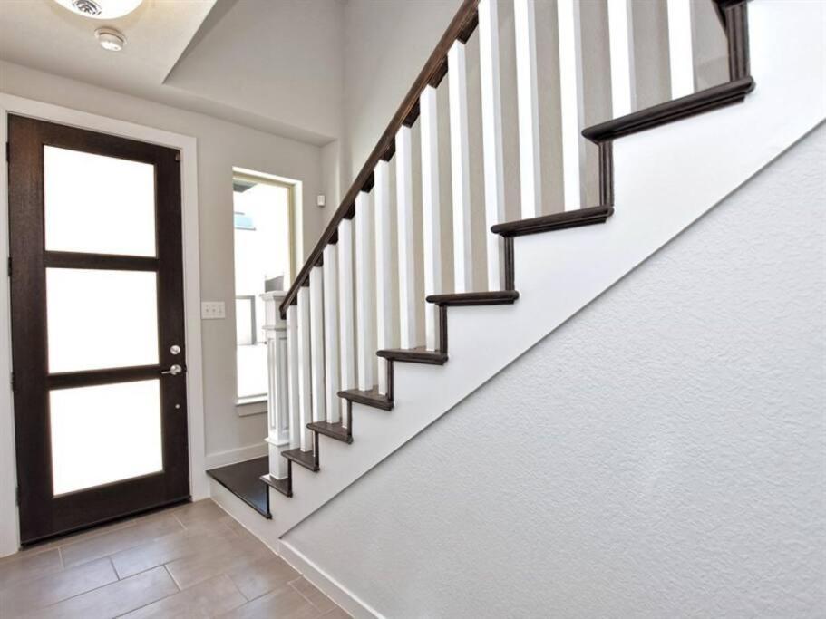 Elegant 3 Bed Walk To Riverwalk/pearl/st Mary