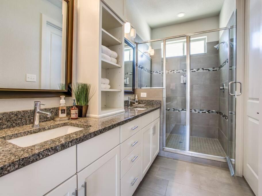Elegant 3 Bed Walk To Riverwalk/pearl/st Mary San Antonio