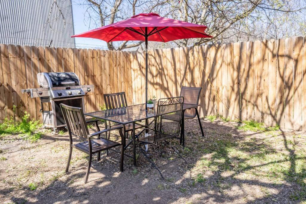 Spacious Arcade Retreat: Hot Tub Haven Near Airport Holiday home San Antonio