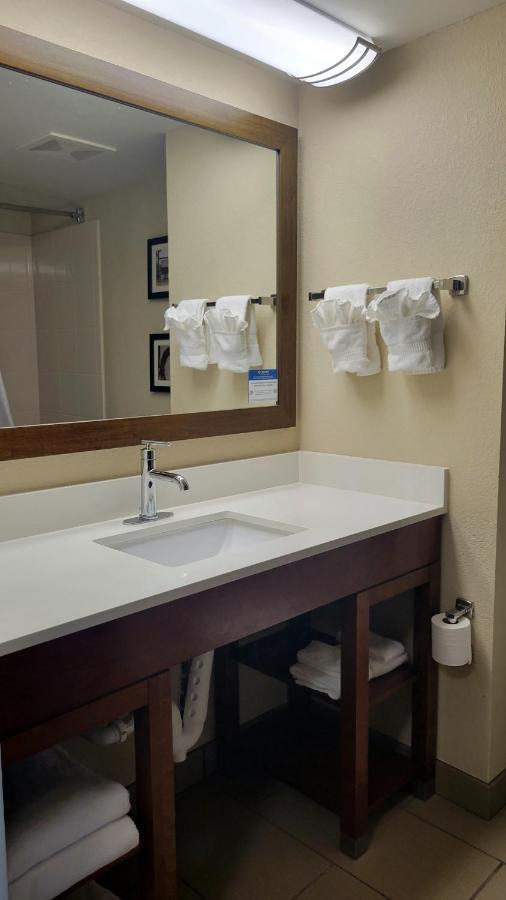 Hotel Spark By Hilton Airport 3*