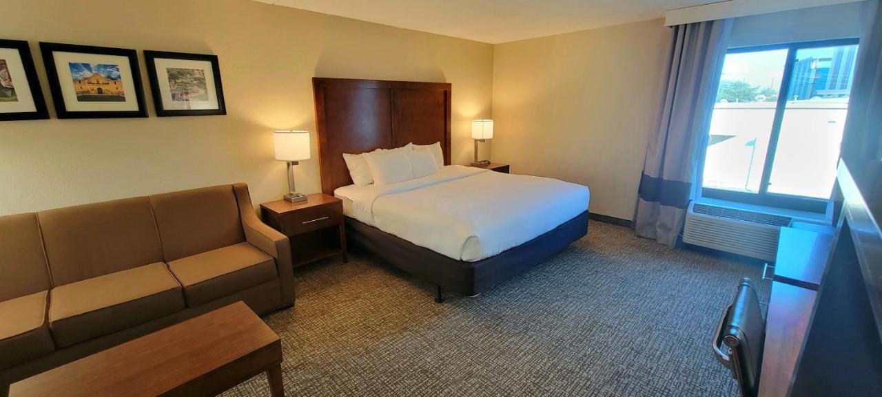 Spark By Hilton Airport San Antonio