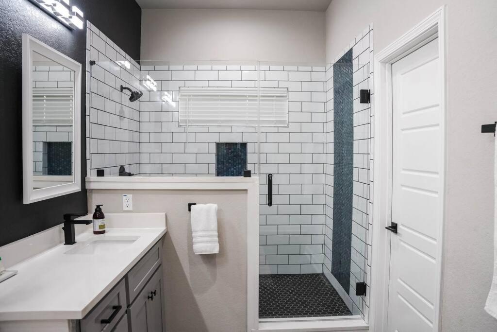 The Retreat At Rigsby-all New 3bdrm/2.5 Bath Villa *