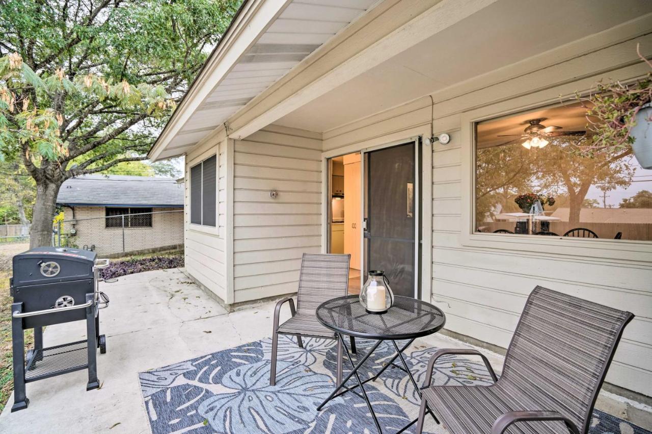 Cozy With Patio, 1 Mi To Airport! *