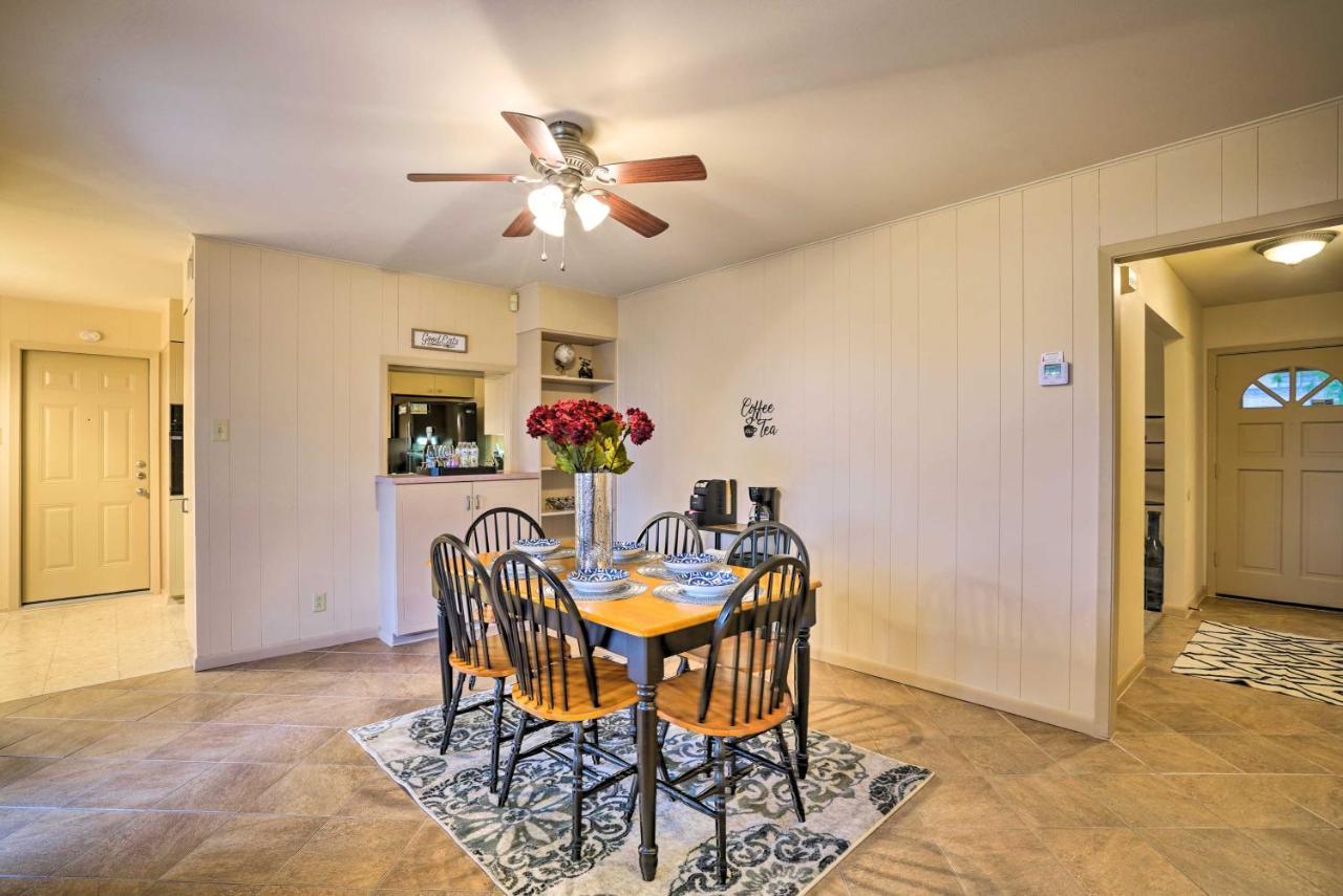 Cozy With Patio, 1 Mi To Airport! Holiday home San Antonio