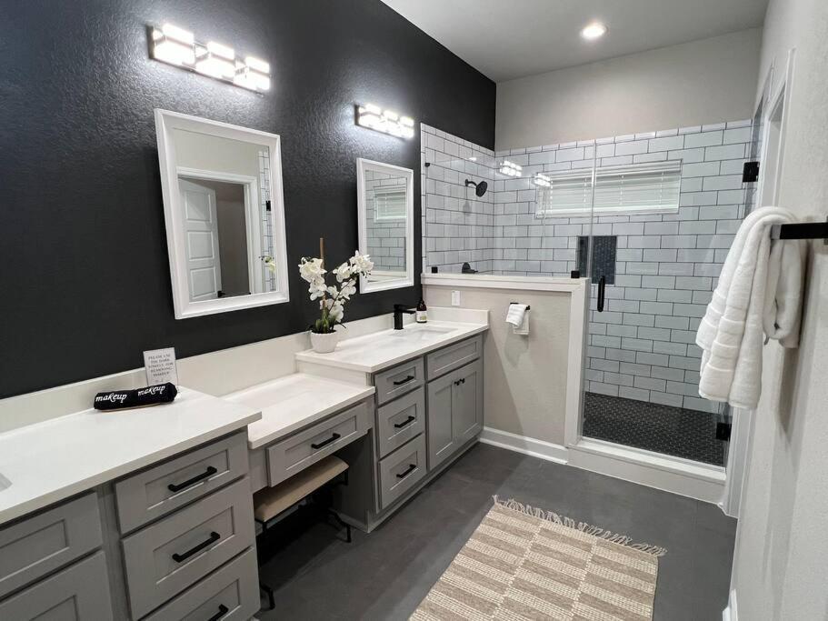 The Retreat At Rigsby-all New 3bdrm/2.5 Bath *