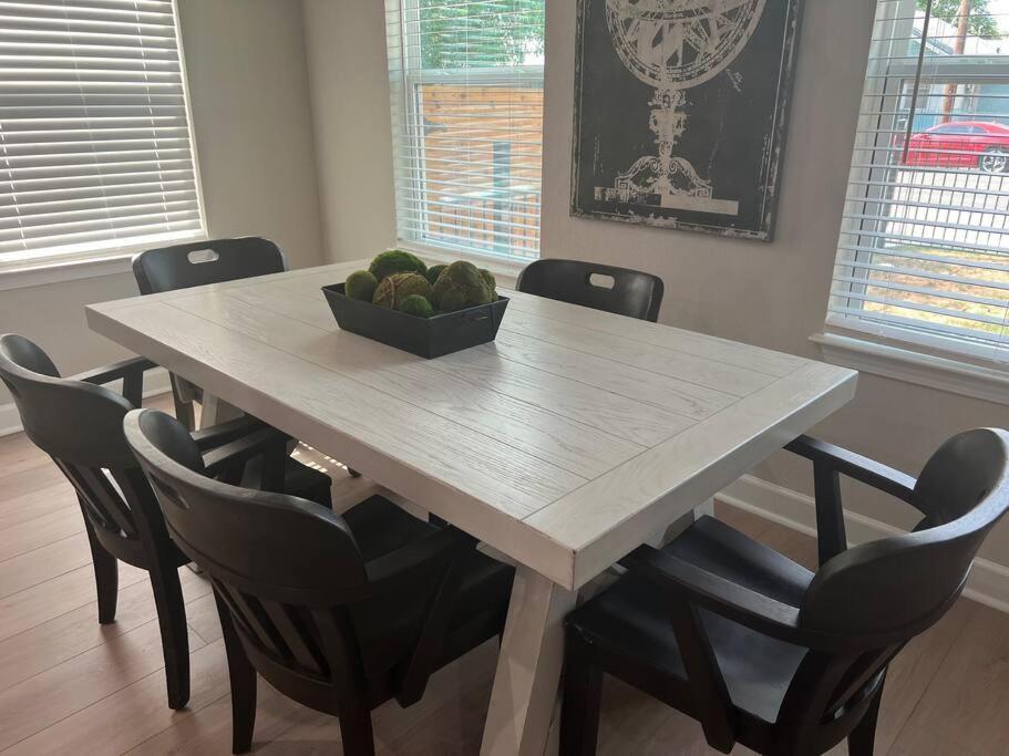 Villa The Retreat At Rigsby-all New 3bdrm/2.5 Bath San Antonio
