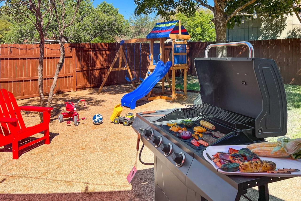 Family With Game And Fire Pit! San Antonio