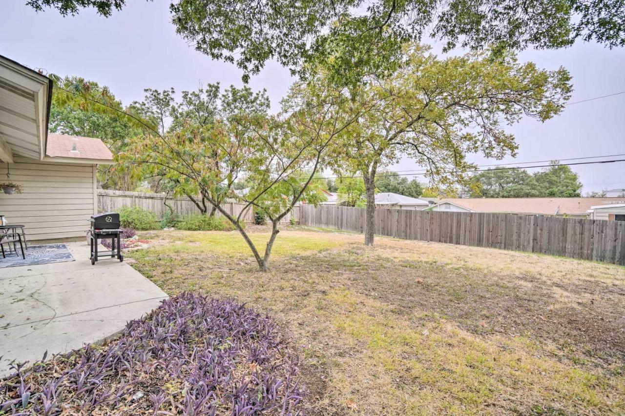Cozy With Patio, 1 Mi To Airport! *
