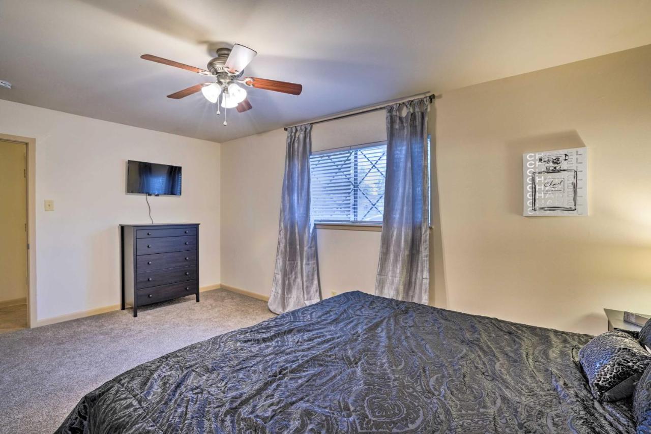 Cozy With Patio, 1 Mi To Airport! *