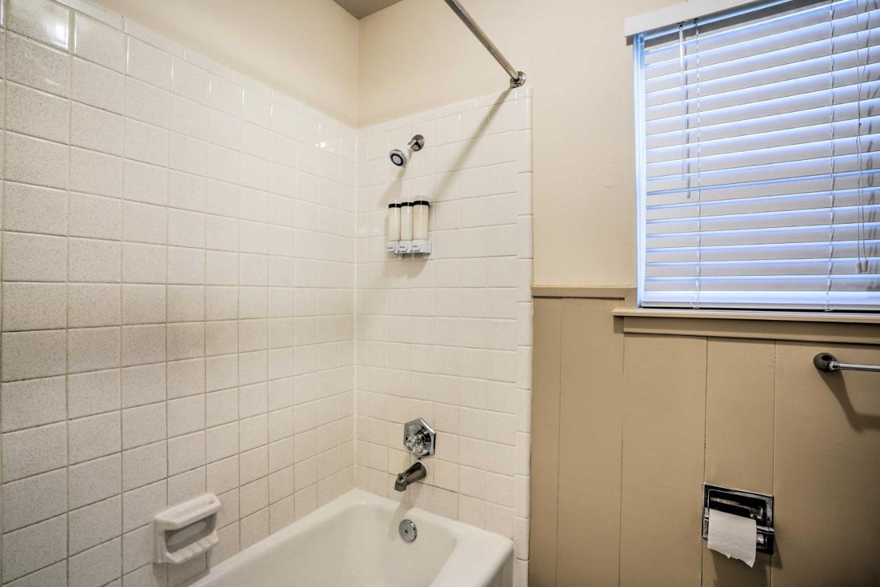 Cozy With Patio, 1 Mi To Airport! San Antonio