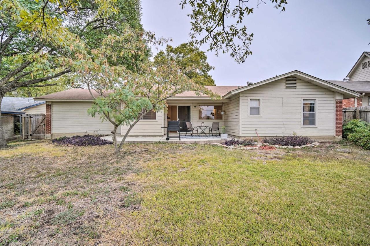Cozy With Patio, 1 Mi To Airport!