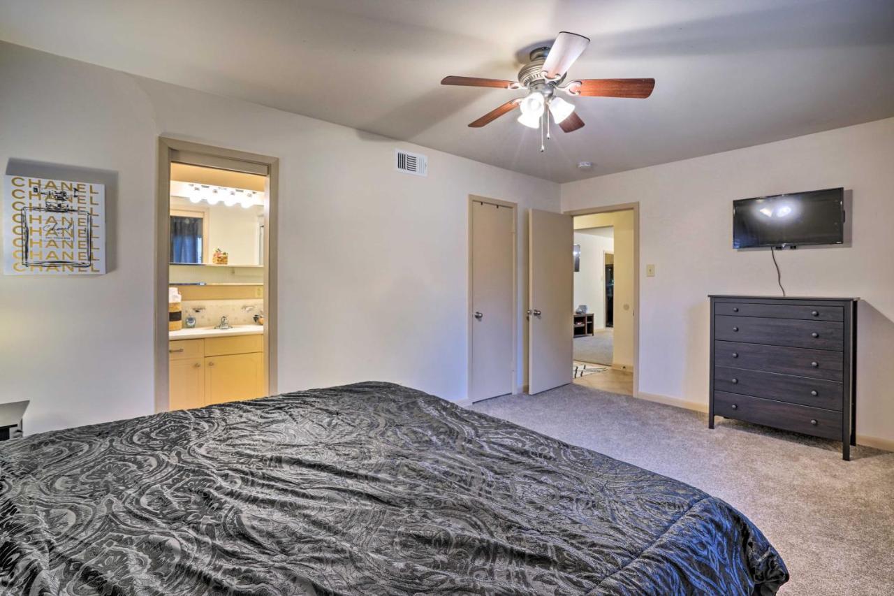 Cozy With Patio, 1 Mi To Airport!