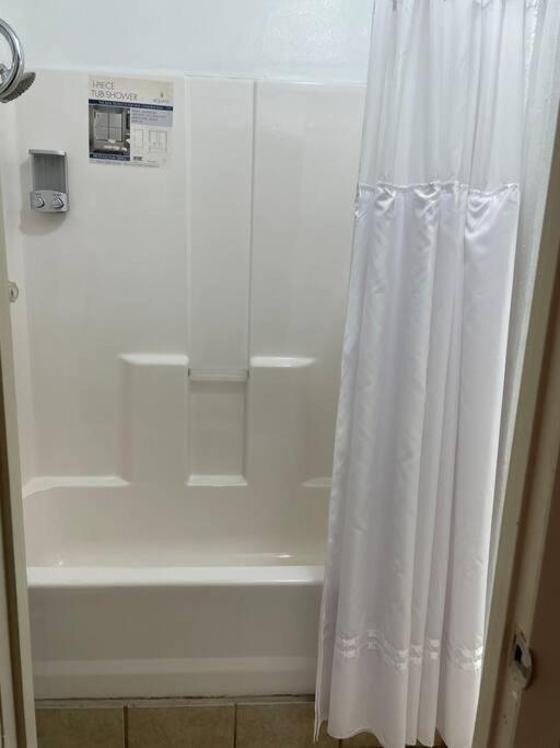 Large Piece Of Heaven Back House Apartment