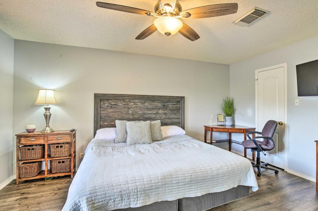 Getaway About 18 Mi To Dtwn And Pool! Holiday home San Antonio