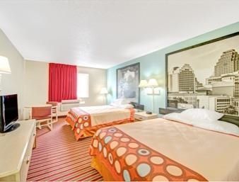Super 8 By Wyndham San Antonio/fiesta Hotel 2*